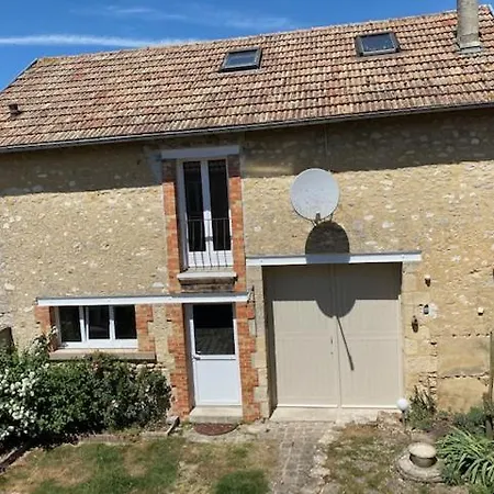 Au Nid Du Clos Courcelles-Sapicourt
